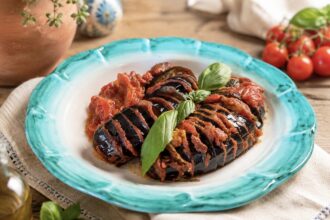 “Sapori in tavola”: melanzane “mbuttunate” a fisarmonica, la ricetta di Altavilla Silentina