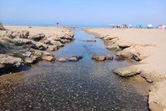 Fiume Acqua Sulfurea di nuovo limpido a Capaccio Paestum: mare pulito e analisi nella norma