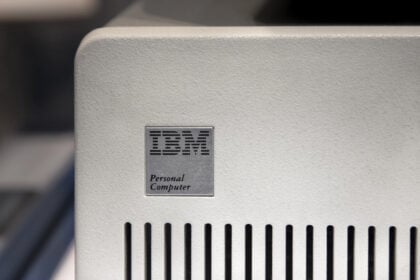 Buongiorno da InfoCilento: servizi, contatti programmi tv sul Canale 79. 12 Agosto: arriva il primo pc IBM