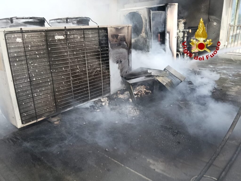 Incendio al Pronto soccorso dell’ospedale Ruggi di Salerno: fiamme domate