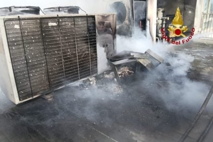 Incendio al Pronto soccorso dell’ospedale Ruggi di Salerno: fiamme domate
