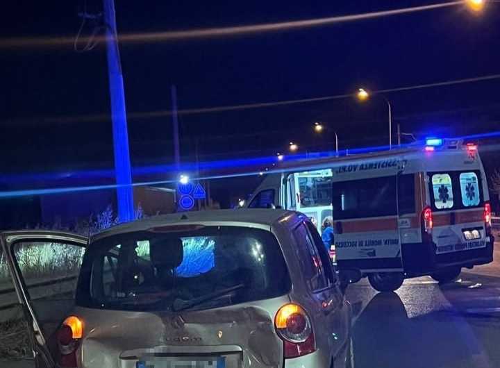 Incidente a Eboli sulla SP 262: scontro tra due auto, quattro feriti