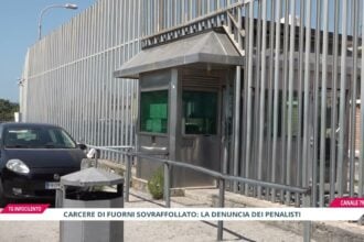 Carcere di Fuorni, la denuncia dei penalisti: sovraffollamento al 150% e celle al limite