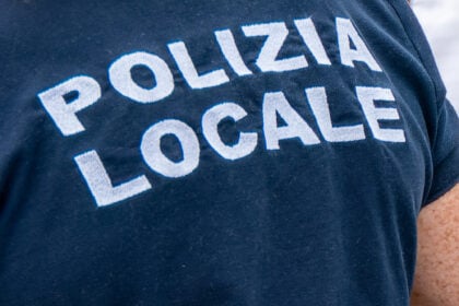 Salerno, spaccio al parco giochi del Trincerone: blitz della Polizia Locale, tre minorenni nei guai