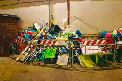 Capaccio Paestum, blitz nella notte contro gli ombrelloni segnaposto