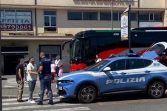 Scippo a due turisti alla stazione di Salerno: indagini in corso