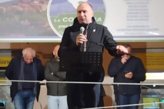 Terremoto politico a Novi Velia: il consigliere Romaniello lascia la maggioranza