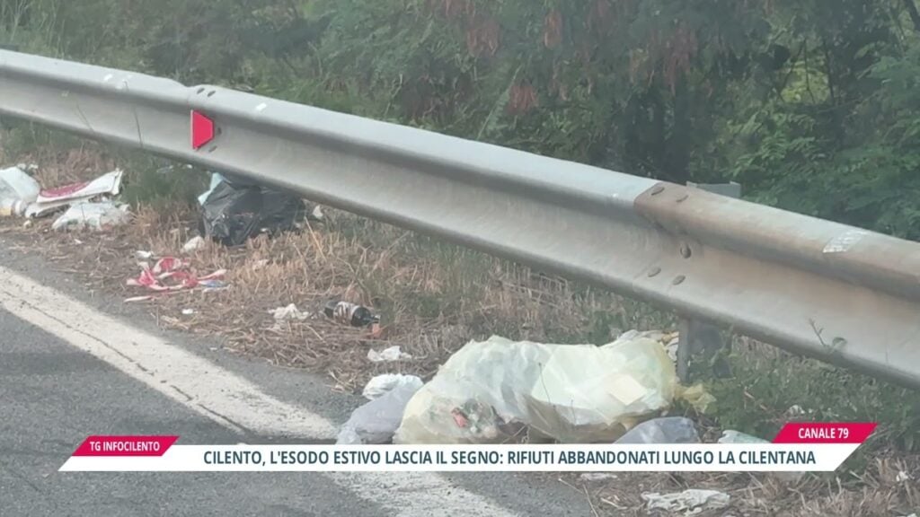 Cilento, l’esodo estivo lascia il segno: rifiuti abbandonati lungo la Cilentana