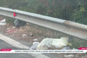 Cilento, l’esodo estivo lascia il segno: rifiuti abbandonati lungo la Cilentana