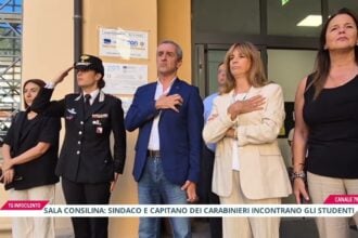 Sala Consilina: Sindaco e Carabinieri incontrano gli studenti il primo giorno di scuola