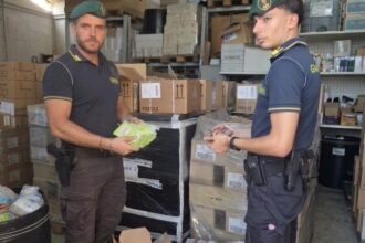 Pontecagnano, maxi sequestro di cosmetici tossici: denunciato un uomo