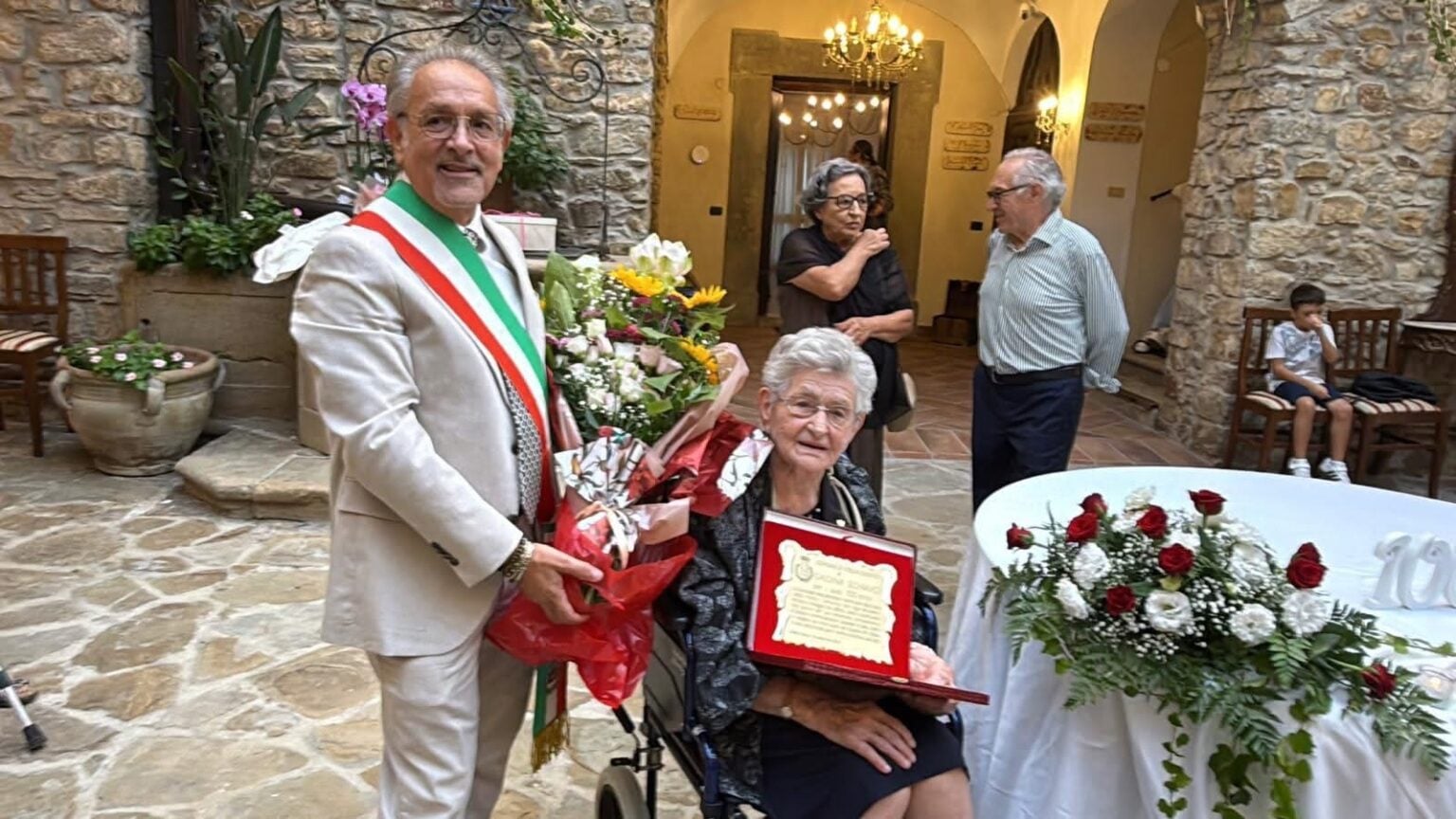 Stella Cilento in festa: la signora Gaidina Schiavo compie 100 anni
