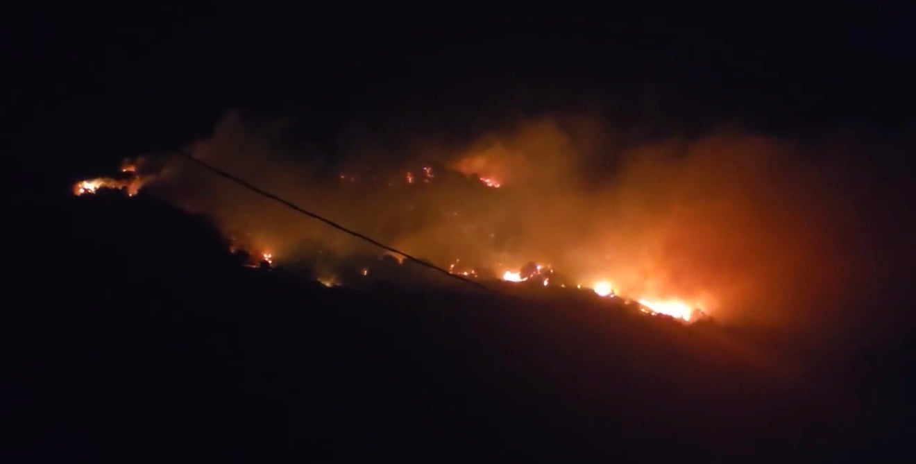 Incendio devastante nel Golfo di Policastro: collina in fiamme e case evacuate. Paura anche ad Agropoli e Postiglione