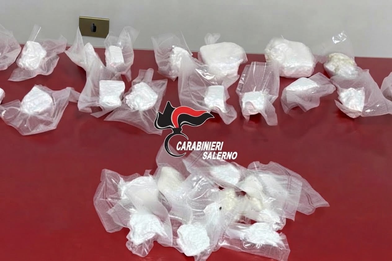 Operazione antidroga a Eboli, sequestrati tre chili e mezzo di cocaina