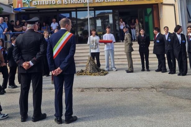 Inizio anno scolastico all’insegna dei valori e dell’alzabandiera a Castelnuovo Cilento