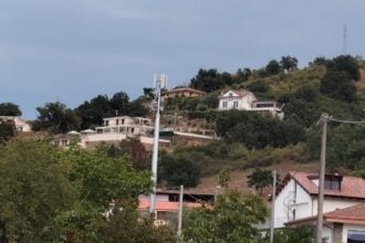 Agropoli, antenna telefonica vicino all’ospedale: la protesta del Moio