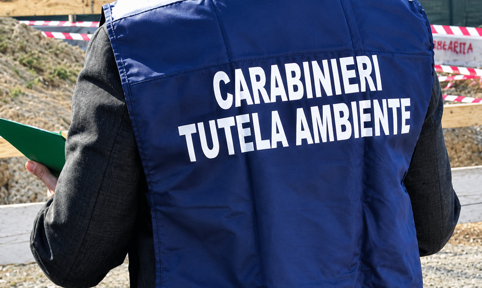Albanella, traffico illecito di rifiuti e rottami rubati: sequestro da 3,5 milioni
