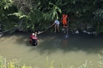Polla: infermiere eroe si tuffa nel Tanagro e salva un anziano