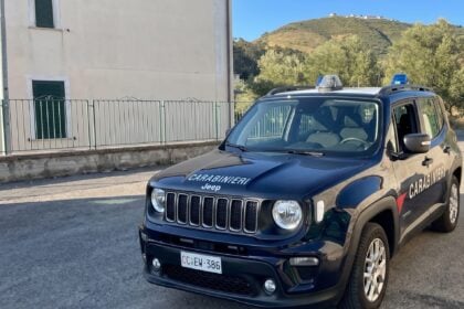 Vallo Scalo, lite tra donne finisce a spray al peperoncino: una ferita