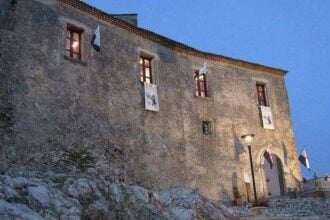 Torraca, via libera al Castello Palamolla ma scoppia la polemica politica