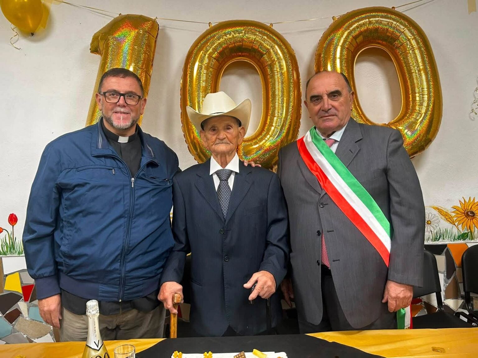 Postiglione festeggia i 100 anni di Guerino Manzo: un secolo di storia