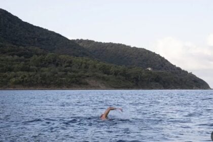 Da Agropoli a Santa Maria a nuoto: la straordinaria impresa di Ernesto Giacomini