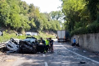 Incidente sul raccordo Salerno-Avellino, scontro tra sette auto: tratto chiuso e traffico in tilt