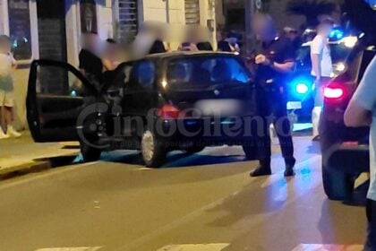 Incidente sul lungomare di Sapri: tre feriti e scontro tra due auto nella notte