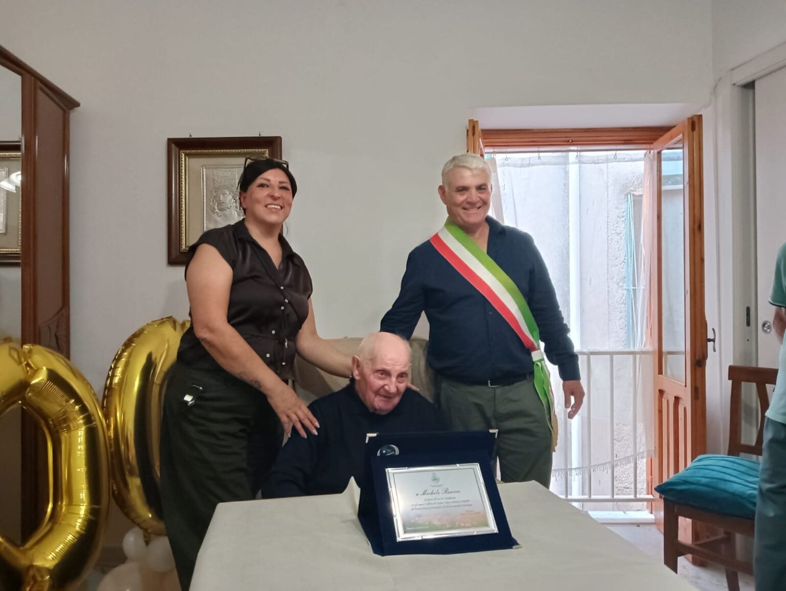 Camerota festeggia i 100 anni di Michele Ruocco: una vita simbolo del Cilento
