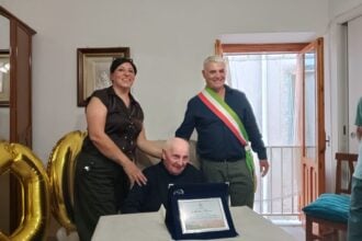 Camerota festeggia i 100 anni di Michele Ruocco: una vita simbolo del Cilento