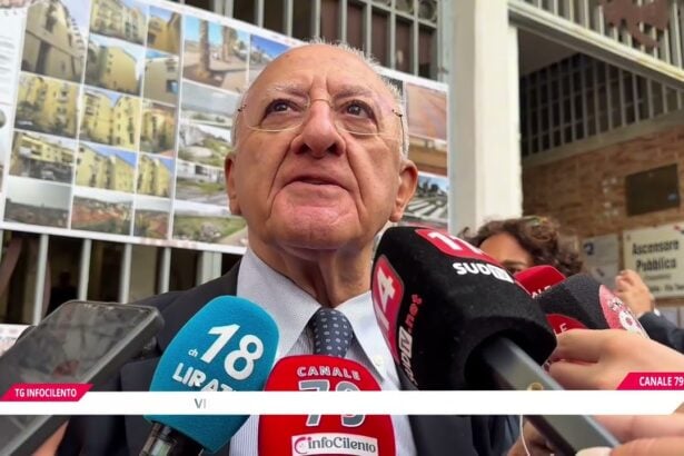 Salerno, il rione Fornelle rinasce: conclusi gli interventi, De Luca tra i residenti
