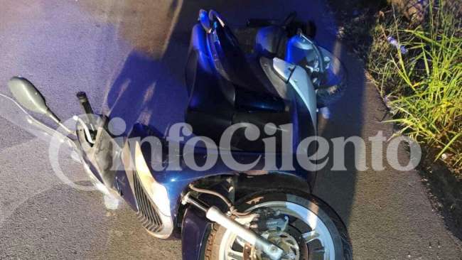 Castellabate, perde il controllo del motorino e impatta sull’asfalto: 75enne in ospedale