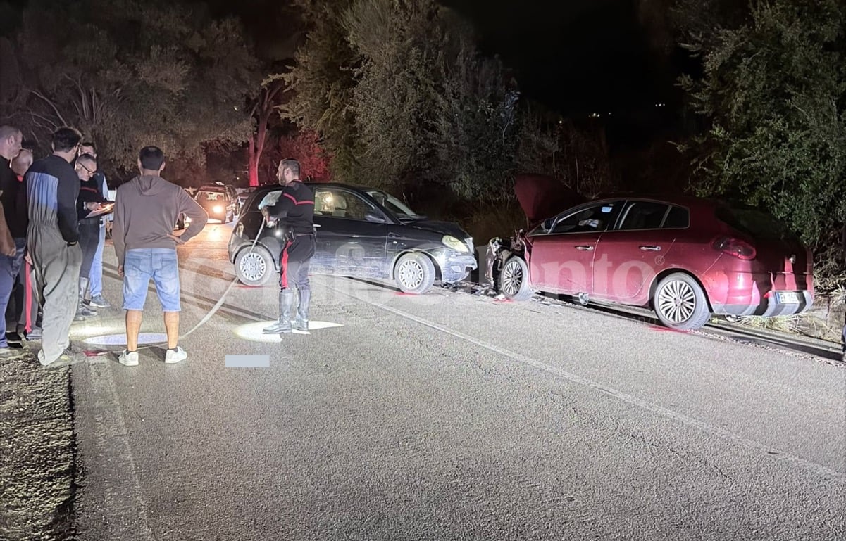 Scontro sulla SS18 a Policastro: traffico in tilt al bivio per Scario