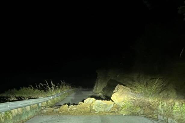 Maltempo nel Cilento, nuova frana a Ortodonico: strada bloccata
