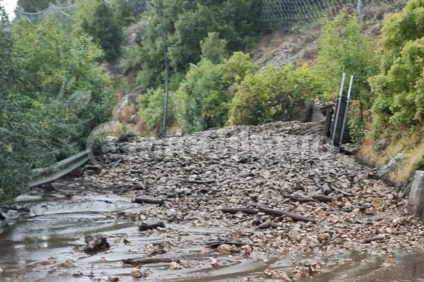 Maltempo nel Cilento, frana sulla Sp13: bloccata l’entrata a Monteforte
