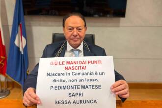 Punti nascita a rischio in Campania: Gennaro Oliviero occupa il Consiglio regionale