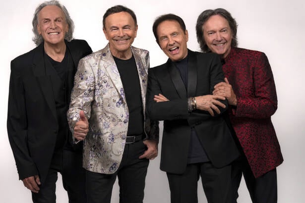 I Pooh al PalaSele di Eboli: doppio concerto per festeggiare 60 anni di musica