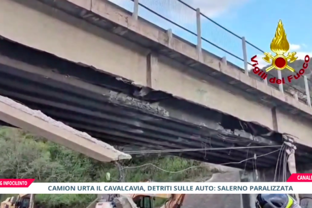 A2 Salerno-Reggio Calabria, tir urta cavalcavia: caos e strada riaperta