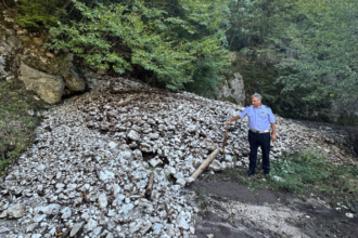 Valle dell’Angelo, frana in località Festolaro: strada chiusa al traffico