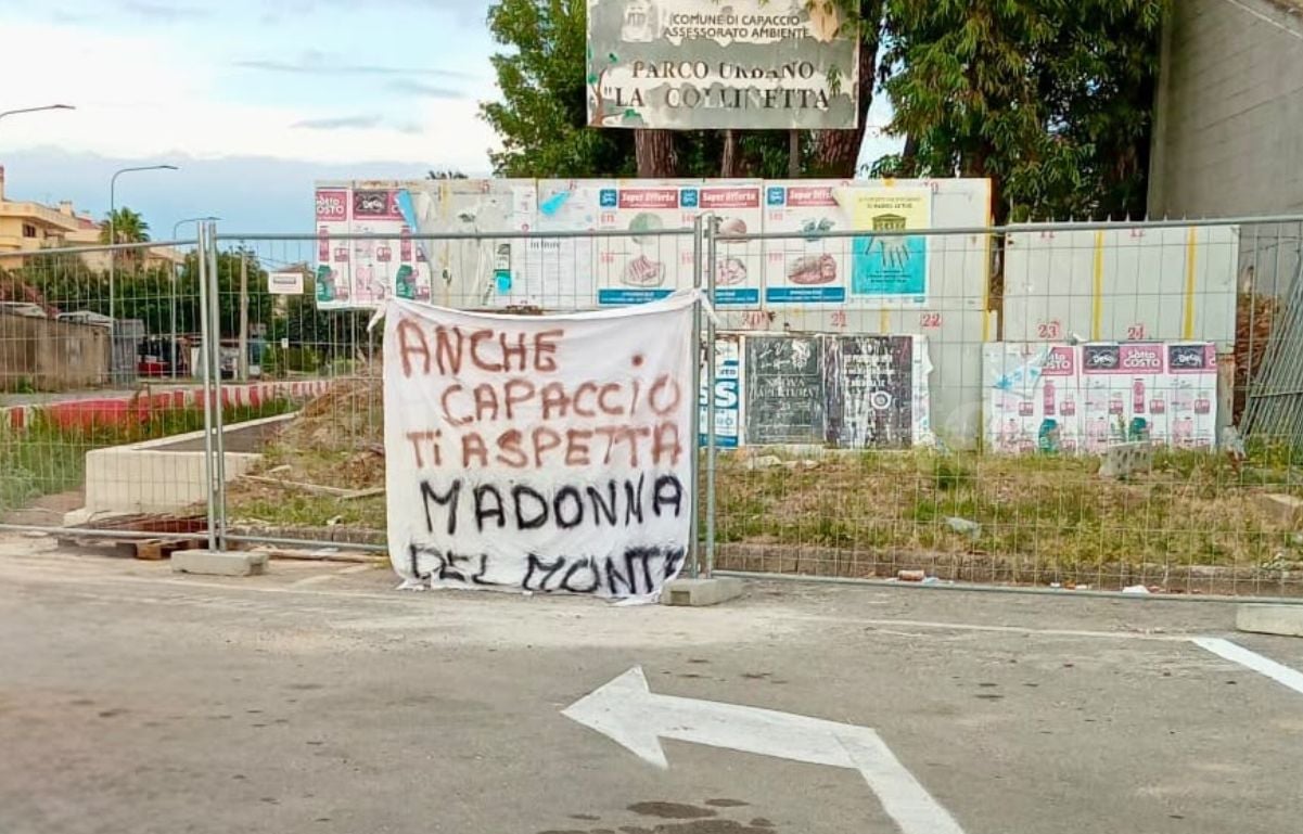 Striscione Madonna di Novi Velia Capaccio Paestum