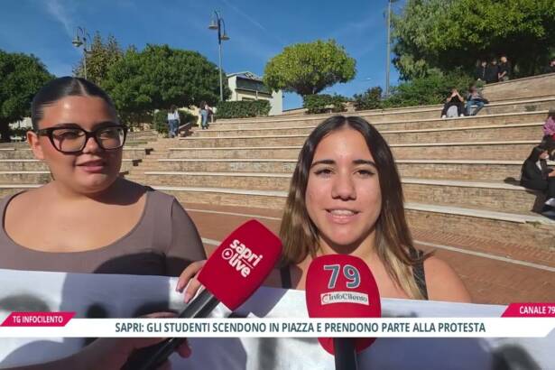 Sapri, studenti in piazza per il Sud: “Siamo la generazione giusta”
