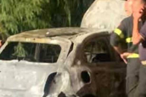 Incendio auto Eboli