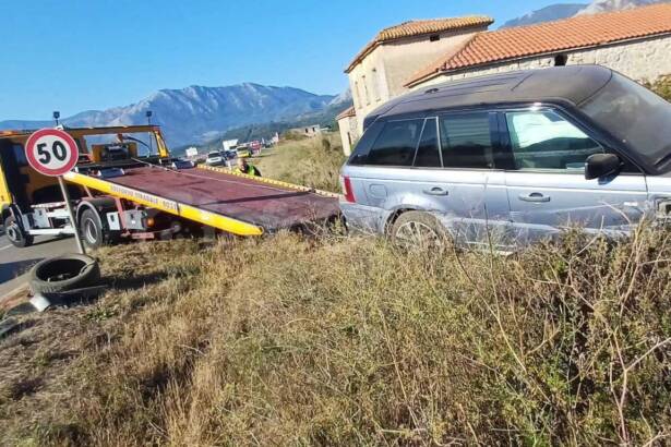Incidente tra San Pietro al Tanagro e Atena Lucana: traffico rallentato