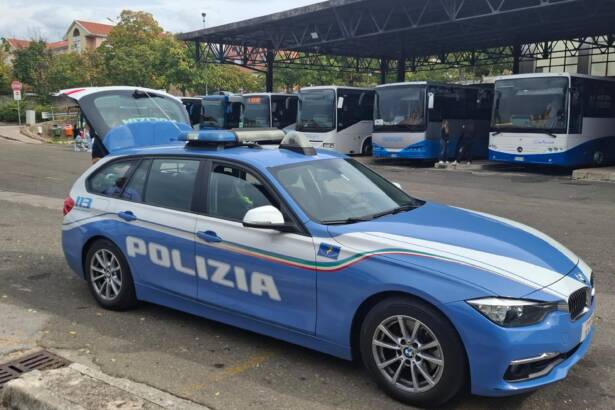 Polizia - Pullman studenti