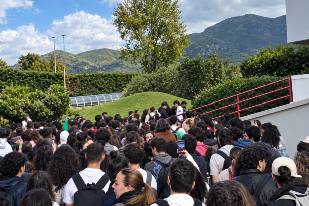 Sciopero generale, la protesta si allarga tra commercio e università: corteo a Bellizzi e blocco a Fisciano