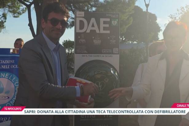 Sapri, donato defibrillatore nel ricordo di Biagio Arenare: il gesto di solidarietà
