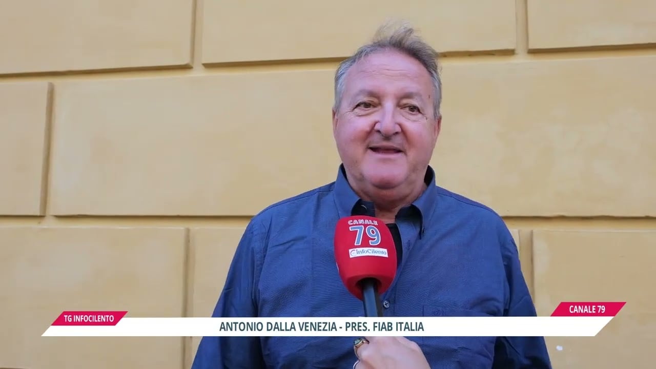 Mobilità sostenibile e cicloturismo: a Vallo della Lucania la consegna dei vessilli FIAB 2026